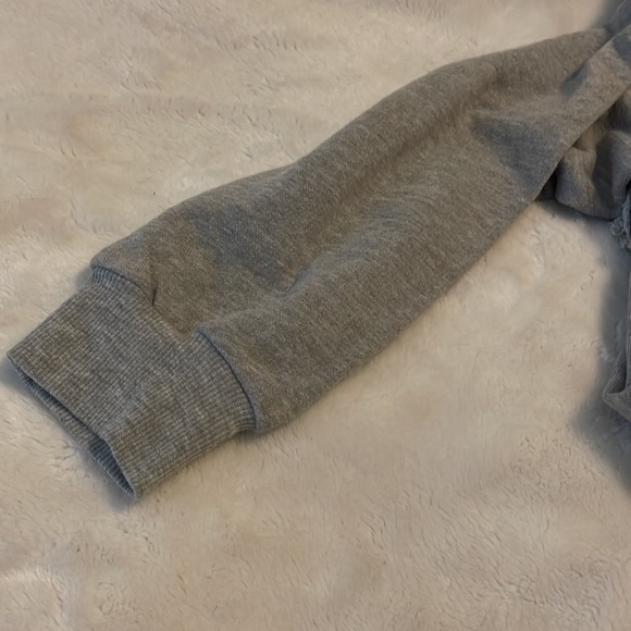 Elodie Light Gray Ruffled Sweater size Small NWT - Picture 7 of 7